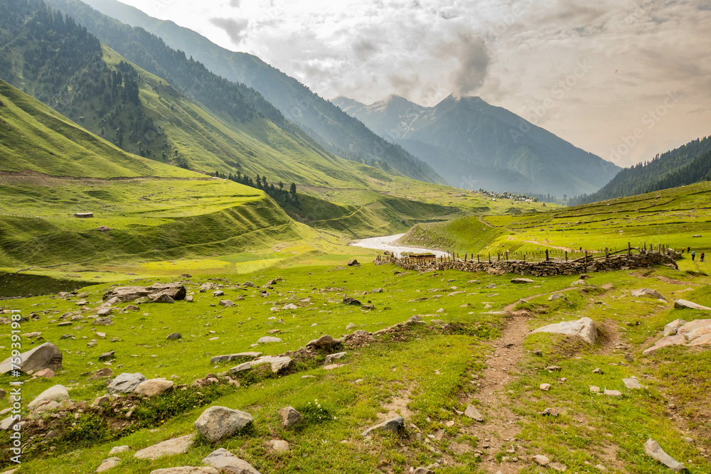 Fototapeta premium Trekking to Sukhnai village, Warwan Valley, Kashmir, India