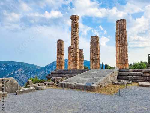 greece delphi appolo temple columns ancient