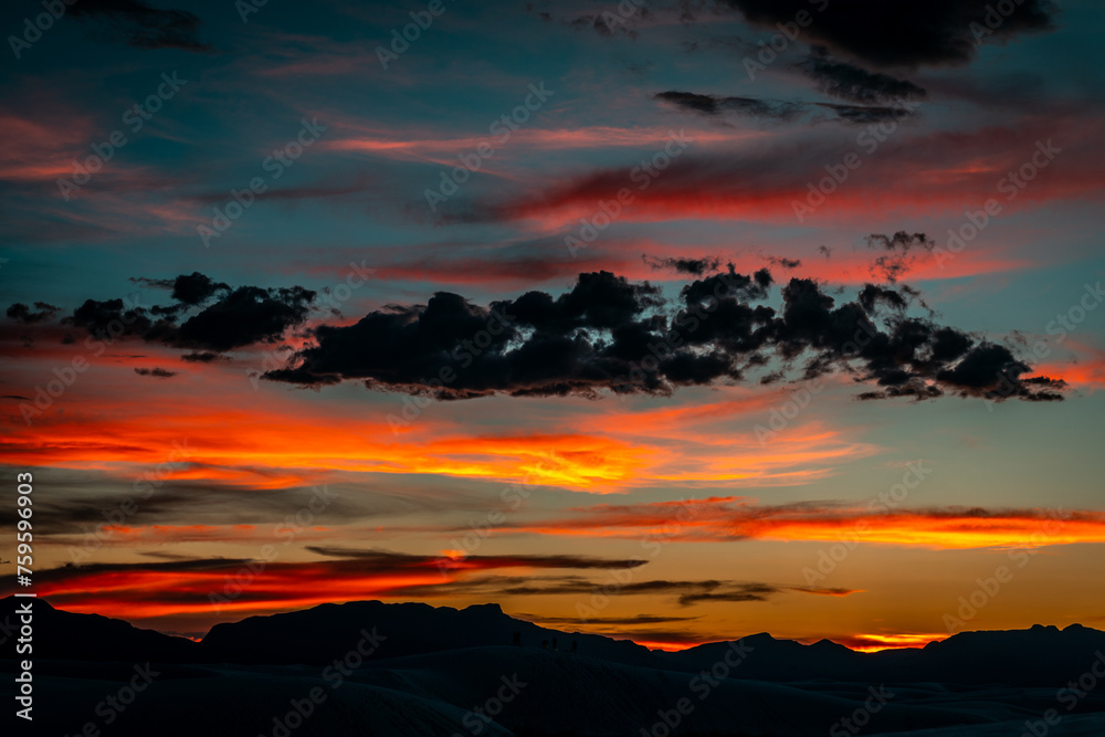 Obraz premium Sunset at White Sands National Park, New Mexico.