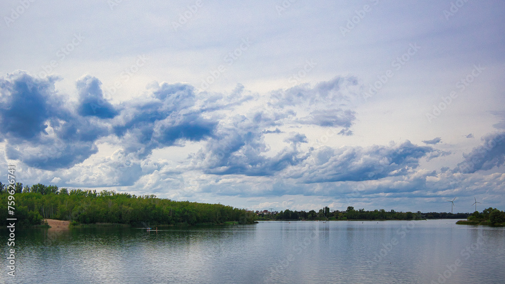 Blick auf den Kulkwitzer See, Wolken, Leipzig, Sachsen, Deutschland Blick auf den Kulkwitzer See, Wolken, Leipzig, Sachsen, Deutschland