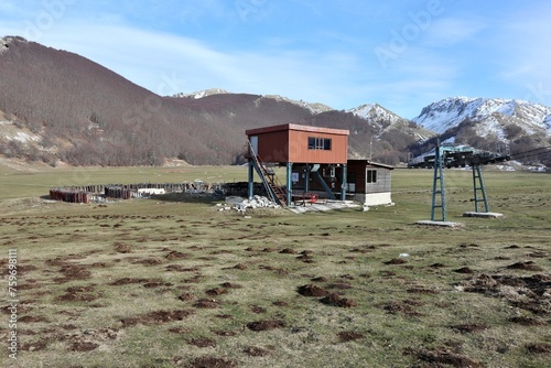 Obraz na płótnie Campitello Matese - Scorcio della Seggiovia Anfiteatro dalla piana w salonie