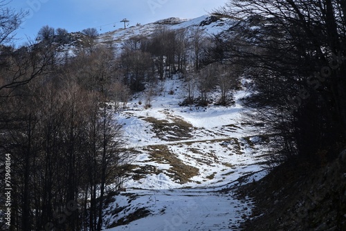 Obraz na płótnie Campitello Matese - Scorcio della Seggiovia Capo d'Acqua su Colle del Monaco w salonie