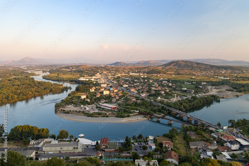 Fototapeta premium Blick von der Rozafa Burg auf Shkodra, Albanien