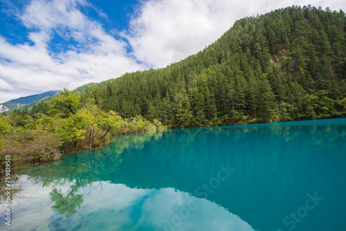 Fototapeta Naklejka Na Ścianę i Meble -  Blue lake in Jiuzhaigou Valley, Sichuan, China