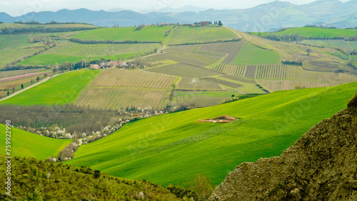 Panorama di colline e calanchi gessosi dell'Appennino Emiliano. Provincia di Bologna, Emilia Romagna, Italy