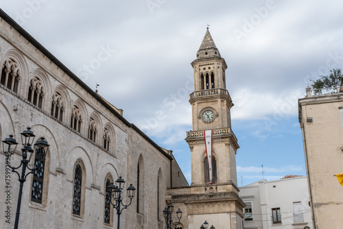 Fotografie campanile comune. altamura puglia italia
