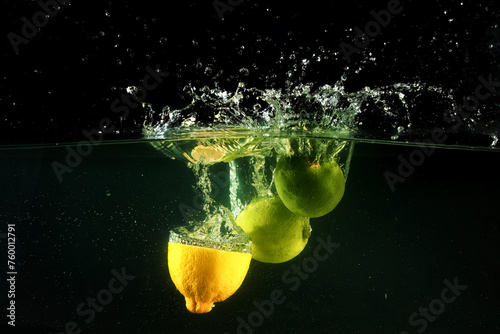 Cytryna w wodzie