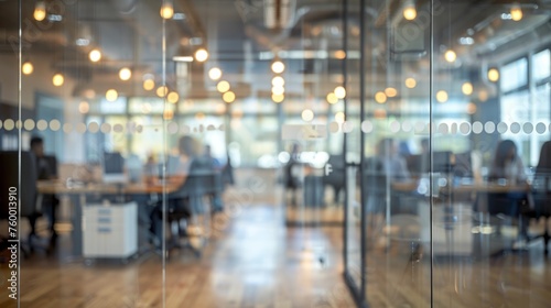 Blurred office background, wooden office floor, coworking, banner © INSPIRO SOURCE