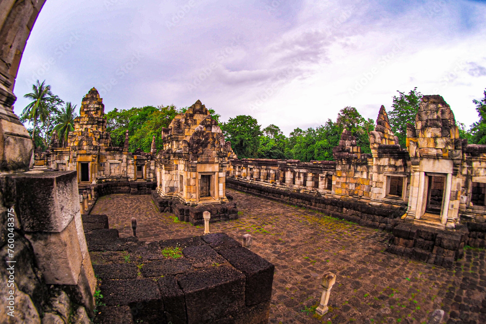 Landscape Historical Park. The ancient temple that presents humans is located in Thailand's Historic City. World Heritage.