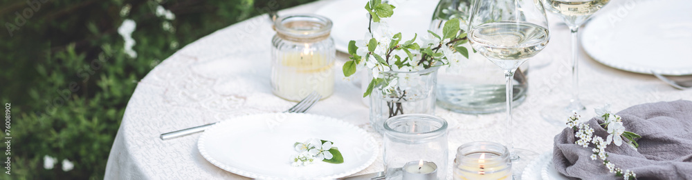 Rustic elegant eco friendly zero waste trendy wedding reception table decor with fresh spring apple cherry flowers in bloom. Beautiful marriage decoration, holiday outdoors in the family garden banner Rustic elegant eco friendly zero waste trendy wedding reception table decor with fresh spring apple cherry flowers in bloom. Beautiful marriage decoration, holiday outdoors in the family garden banner