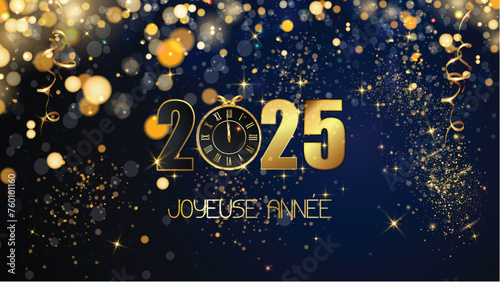 carte ou bandeau pour souhaiter une joyeuse année 2025 en or le 0 est remplacé par une horloge sur un fond bleu avec des ronds et des paillettes de couleur or en effet bokeh	 photo
