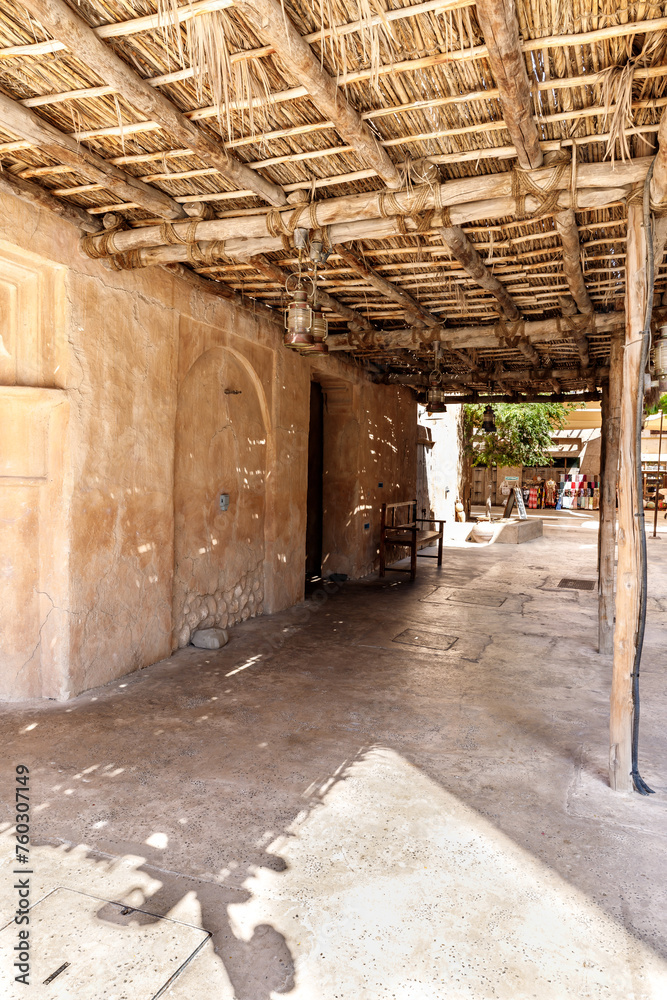 Obraz premium The reconstructed old part of the Dubai city - Al-Bastakiya quarter in the Dubai city, United Arab Emirates