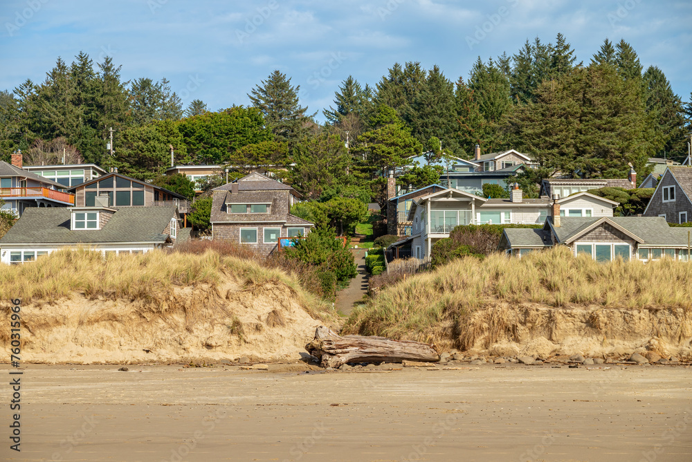 Fototapeta premium New construction buildings in Manzanita Oregon.