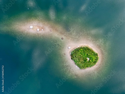 Fototapeta Naklejka Na Ścianę i Meble -  Aerial view of an island