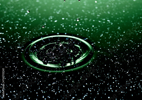 Splash - spadająca kropla wody w ujęciu makrofotografii © Andrzej - RajPlanet
