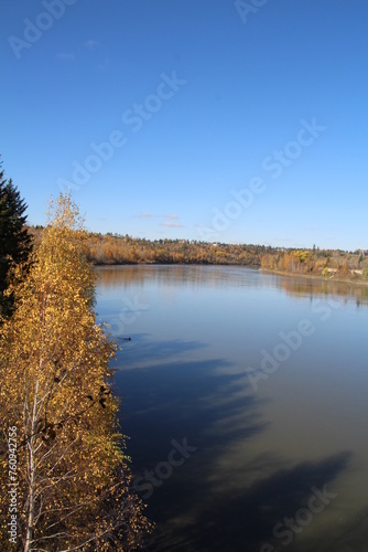 Fototapeta Naklejka Na Ścianę i Meble -  Autumn On The River, William Hawrelak Park, Edmonton, Alberta