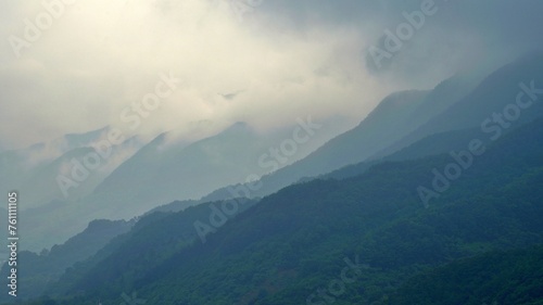 Fototapeta Naklejka Na Ścianę i Meble -  Korea’s Jiri Mountains and wonderful clouds