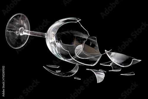 Foto Broken glass with shards on a black background