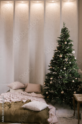 Obraz na płótnie Beautiful New Year decor, Christmas tree in the bedroom w salonie