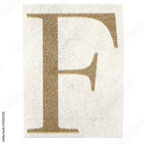 Buchstabe F einzeln aus Zeitung im Druck auf Papier, transparent freigestellt