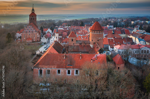 Fototapeta Naklejka Na Ścianę i Meble -  Teutonic castle in Reszel at sunset, Poland.