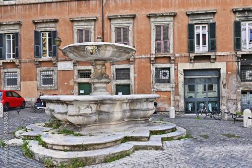 Roma, la fontana del Pianto in piazza delle Cinque Scole photo