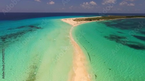 Isla hermosa del caribe llamada Los Roques en Venezuela