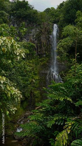 Grüner Wasserfall