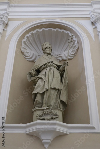Obraz na płótnie Benevento - Scultura di Papa Benedetto XI nella Chiesa di San Domenico w salonie