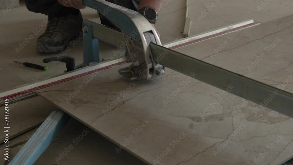 Measuring and calculating the area of ceramic tiles during apartment renovation Measuring and calculating the area of ceramic tiles during apartment renovation
