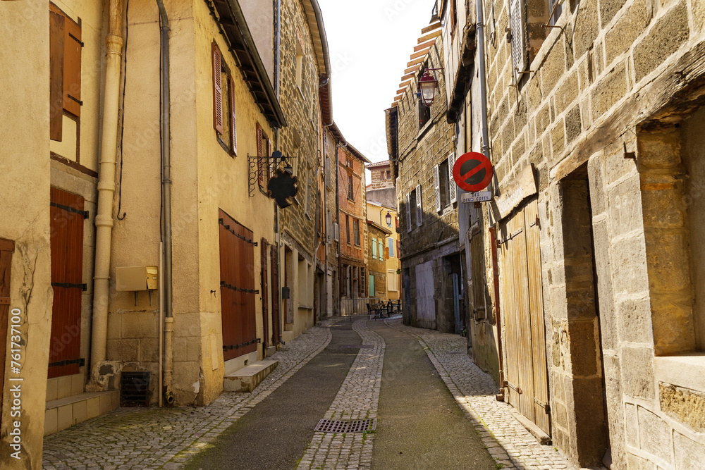 Obraz premium Stop Sign in Narrow Street