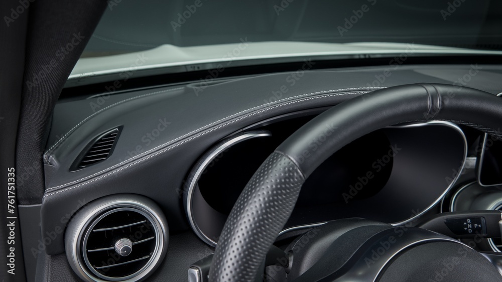 Black leather steering wheel Black leather steering wheel