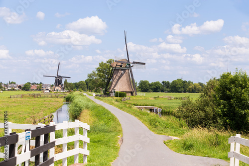 Rural area with mills near the village of Streefkerk.