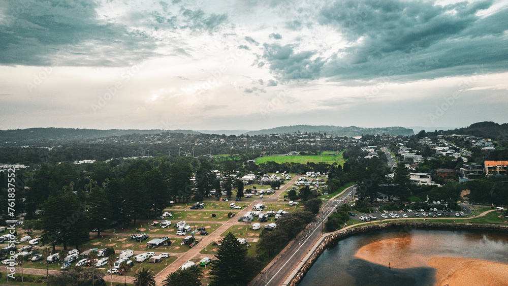 Obraz premium Beach, Ocean and Lagoon View in Narrabeen, Northern Beaches, New South Wales, Australia. 