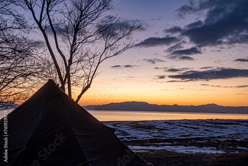 湖畔キャンプで日の出