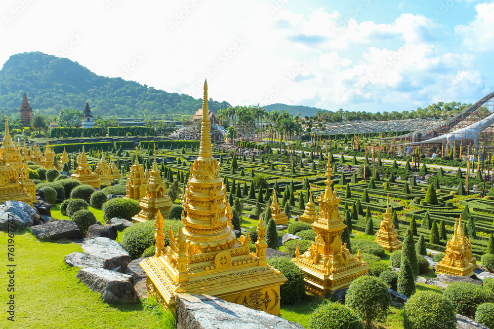 Fototapeta premium Nongnooch Garden, the world class of elegant tropical botanical garden