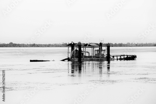 Deweeding machine, Dal Lake, Srinagar, Kashmir, Jammu and Kashmir, India, Asia