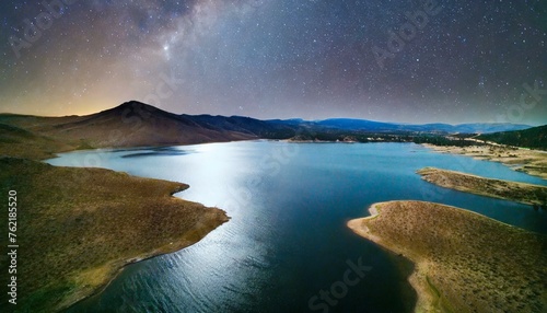 夜空と湖 © moegi
