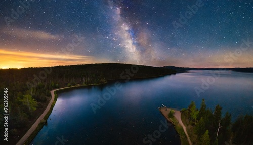 夜空と湖 © moegi