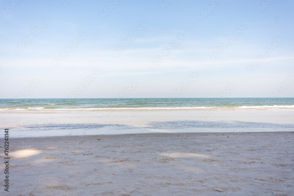 Das Meer und am Strand in Hua Hin Thailand