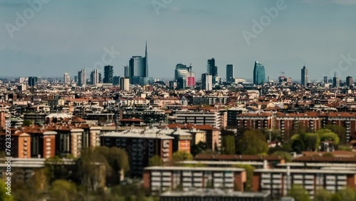 Timelapse panoramic view on Milan modern skyline in a sunny day - Italy (ID: 762332788)
