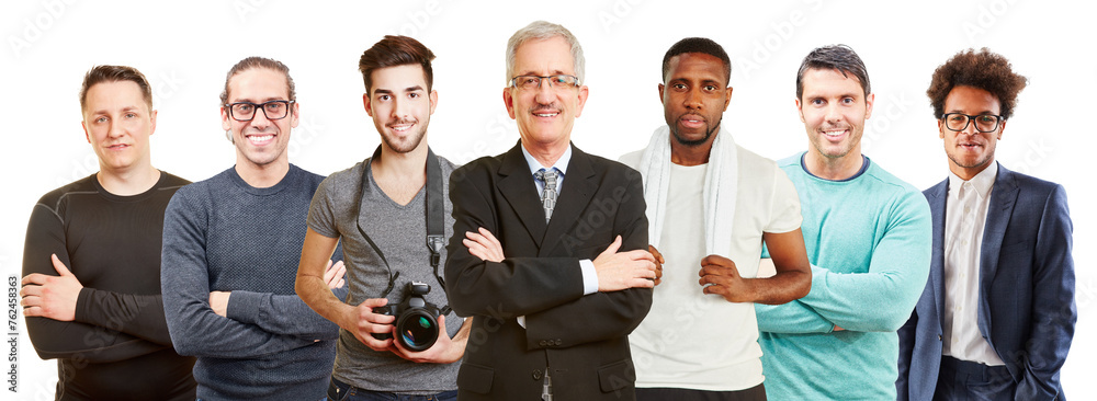 Erwachsene Männer verschiedener Generationen in Beruf und Freizeit