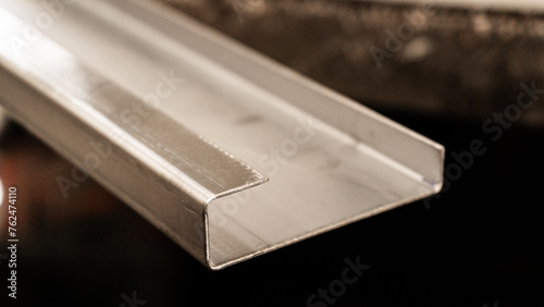 Φωτογραφία Metal stainless sheet bending on hydraulic machine