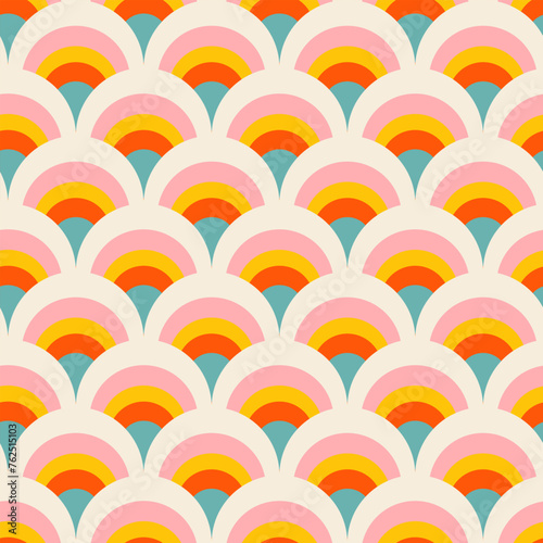 Arches abstract geometric seamless pattern. Colorful scallop 70s style nostalgic retro background. Classic rainbow fashion print for fabric, paper