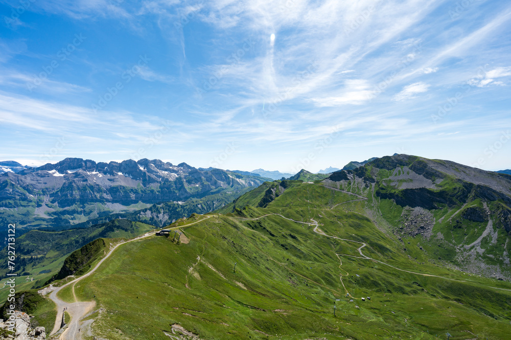 Obraz premium Le dent de midi- La vue de montagne à Chatel