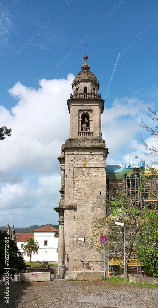 Torres de la iglesia de San Francisco en Santiago de Compostela, Galicia