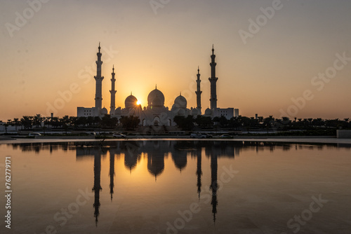 Evening view of Sheikh Zayed Grand Mosque in Abu Dhabi, United Arab Emirates