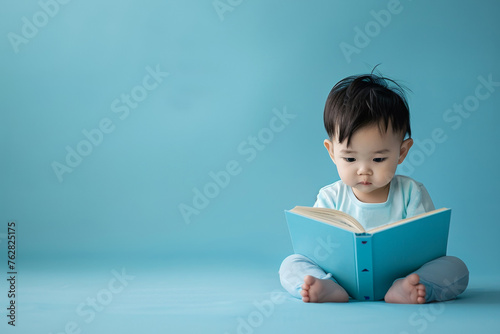 Obraz na płótnie Baby's First Book: A Learning Moment w salonie