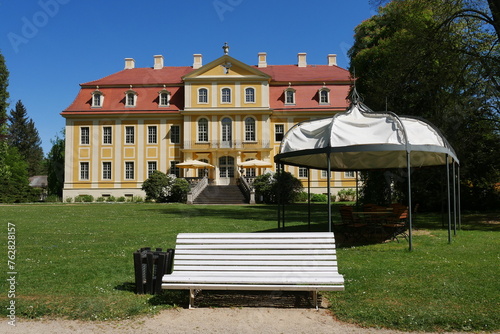 Schlossgarten am Barockschloss Rammenau in Sachsen photo