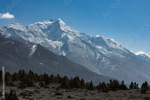 Canvastavla Bright sunny day in Himalayan mountains, valley and snowcapped peaks of Annapurna Circuit range